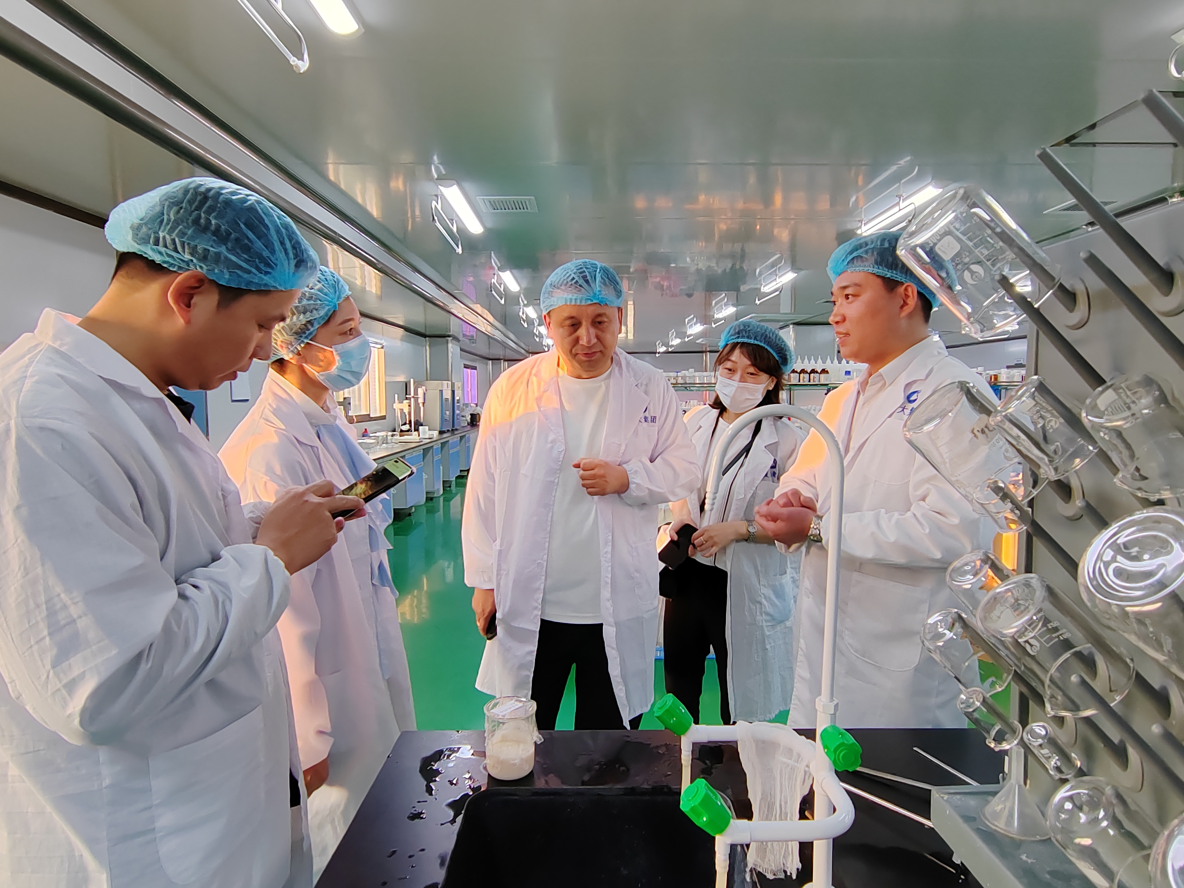 鞍勤集團、溫泉集團、公服集團商務(wù)考察組赴廣州調(diào)研