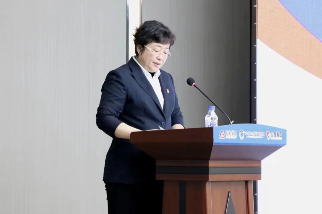 鞍勤集團(tuán)、溫泉集團(tuán)、公服集團(tuán)2023年新任干部任前集體談話及集體送任儀式圓滿(mǎn)結(jié)束