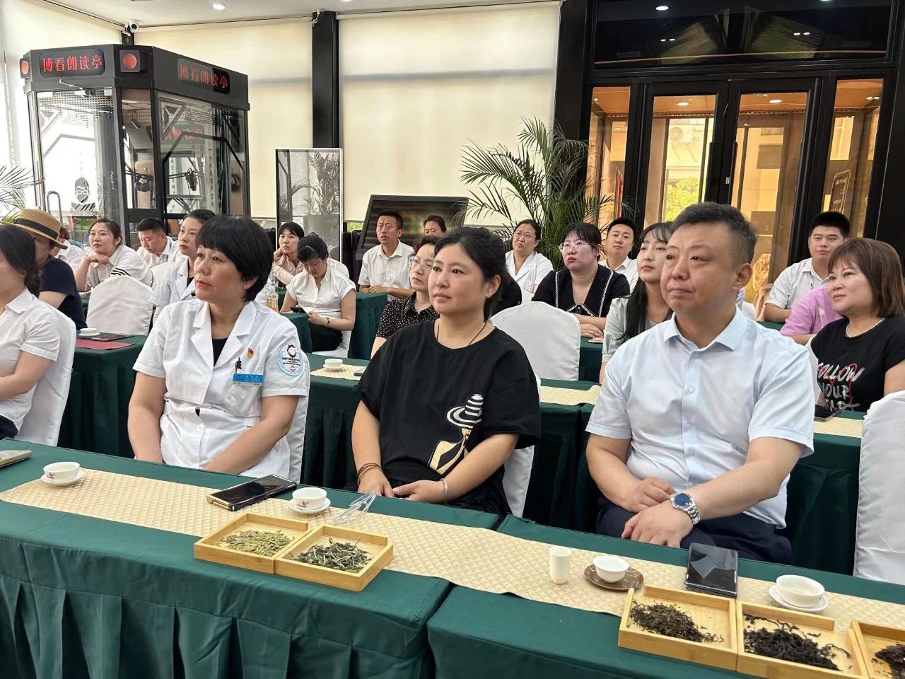 茶情雅韻 品香滌心丨鞍勤集團、溫泉集團、公服集團茶藝興趣班開課